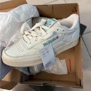 Reebok Club C 85 Vintage shoes